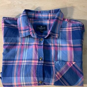 American Eagle women shirt Size: Large